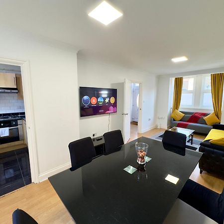 3 Bedrooms Spacious House, Separate Reception, 2 Full Bathrooms, Parking, Garden Londra Exterior foto