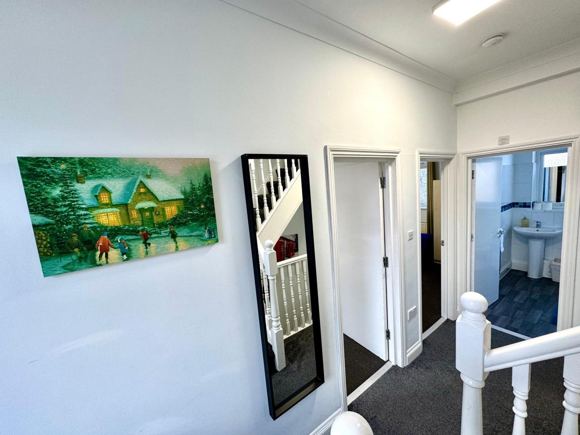 3 Bedrooms Spacious House, Separate Reception, 2 Full Bathrooms, Parking, Garden Londra Exterior foto